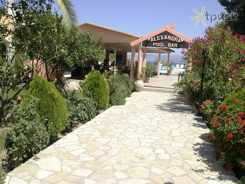 Фото отеля Alexandra Resort Apartments 3* Korfu Graikija išorė ir baseinai
