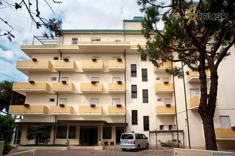 Фото отеля La Pineta Aparthotel 4* Лидо Ди Езоло Италия