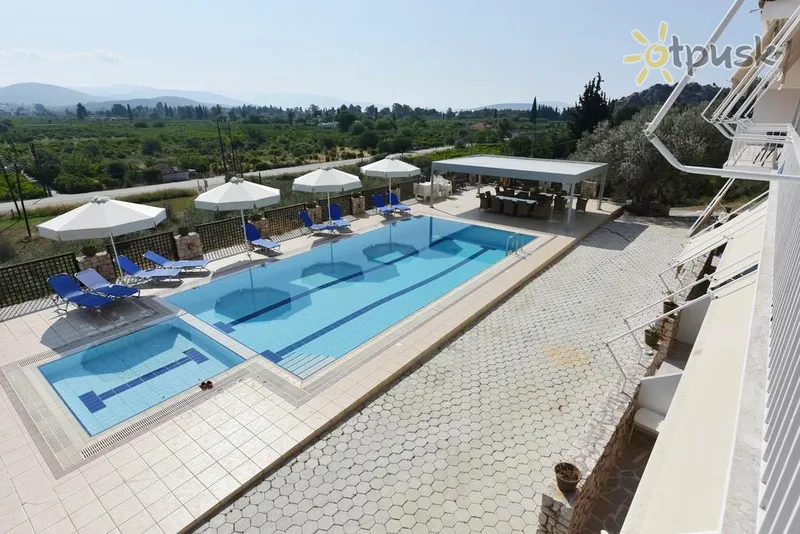 Фото отеля Lilly Villa 3* Peloponesas Graikija išorė ir baseinai
