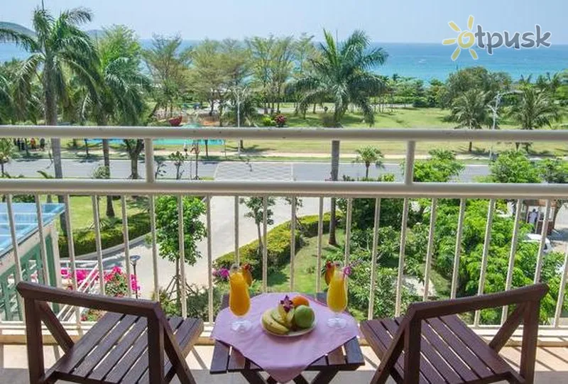 Фото отеля Golden Palm Resort Yalong Bay 4* о. Хайнань Китай екстер'єр та басейни
