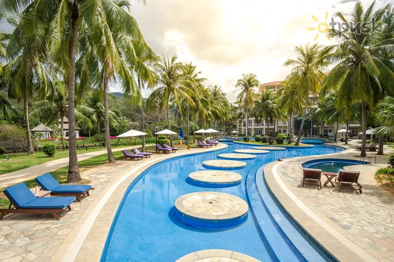 Фото отеля Golden Palm Resort Yalong Bay 4* о. Хайнань Китай экстерьер и бассейны