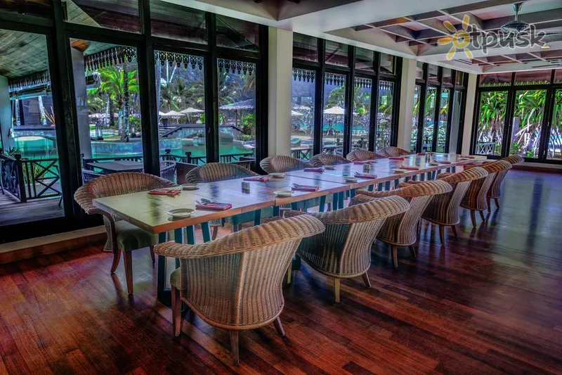 Фото отеля The Taaras Beach & Spa Resort 5* о. Реданг Малайзия бары и рестораны
