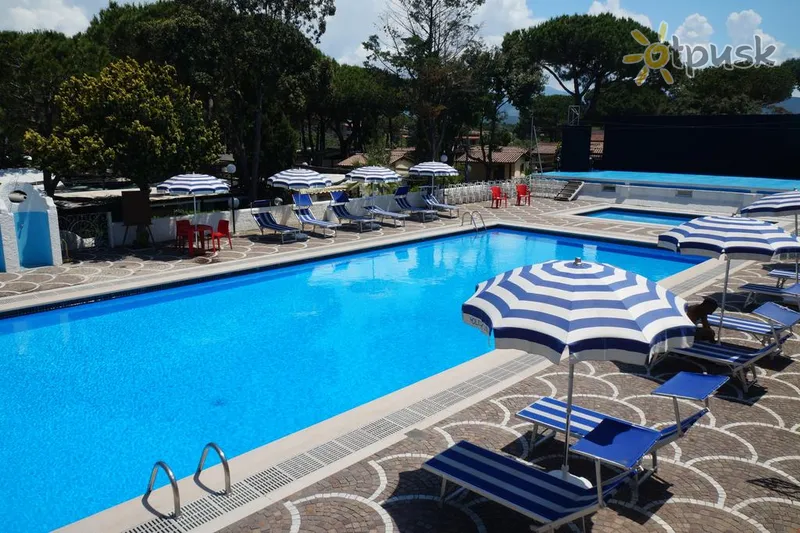 Фото отеля Holiday Village 4* Tirėnų jūros pakrantė Italija išorė ir baseinai