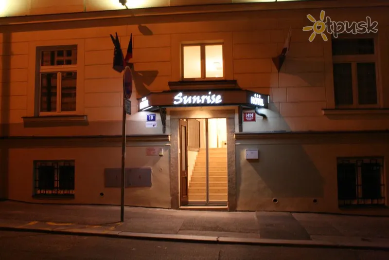 Фото отеля Sunrise Hotel 3* Praha Čekija išorė ir baseinai