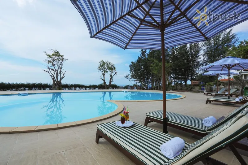 Фото отеля Sky Star Resort 3* Фантьет Вьетнам экстерьер и бассейны