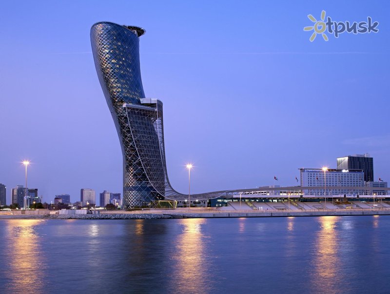 Фото отеля Andaz Capital Gate Abu Dhabi 5* Абу Даби ОАЭ экстерьер и бассейны