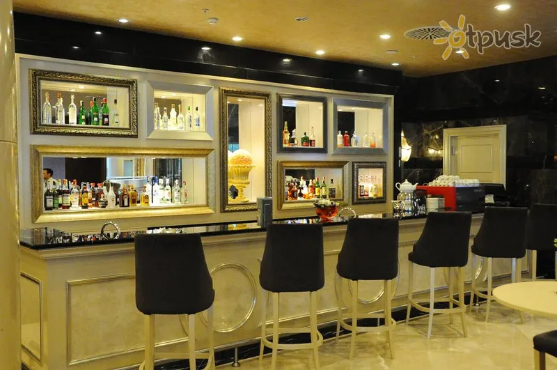 Фото отеля Limak Eurasia Luxury Hotel 5* Stambula Turcija bāri un restorāni