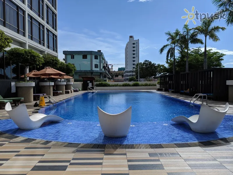 Фото отеля Hyatt Regency Kinabalu Hotel 5* Kota Kinabalu Malaizija išorė ir baseinai