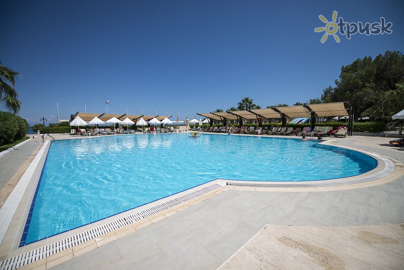 Фото отеля Crystal Flora Beach Resort HV1 Кемер Турция экстерьер и бассейны