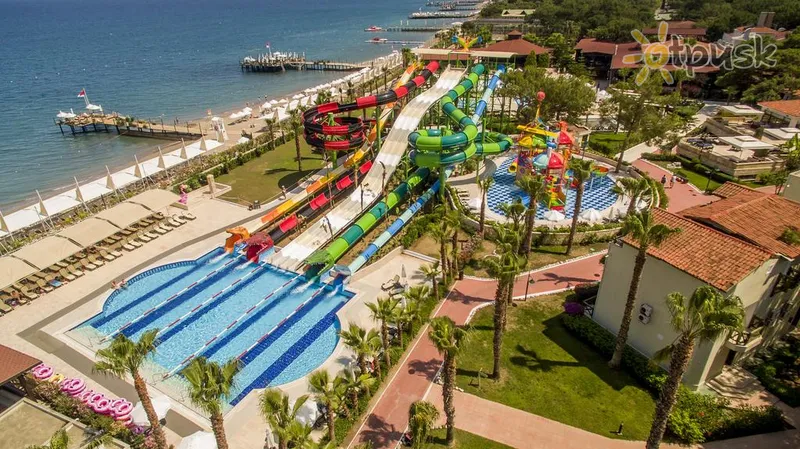 Фото отеля Crystal Flora Beach Resort HV1 Kemeras Turkija išorė ir baseinai