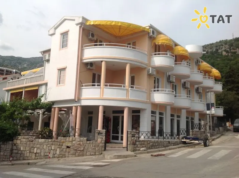 Фото отеля Djuric Apartments 3* Рафаїловичі Чорногорія екстер'єр та басейни