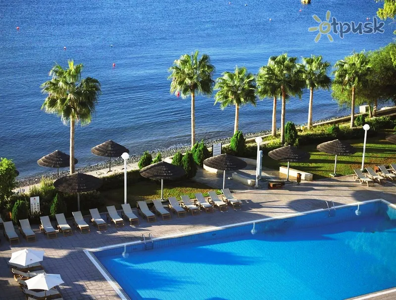 Фото отеля Atlantica Miramare Beach 4* Limasolis Kipras išorė ir baseinai