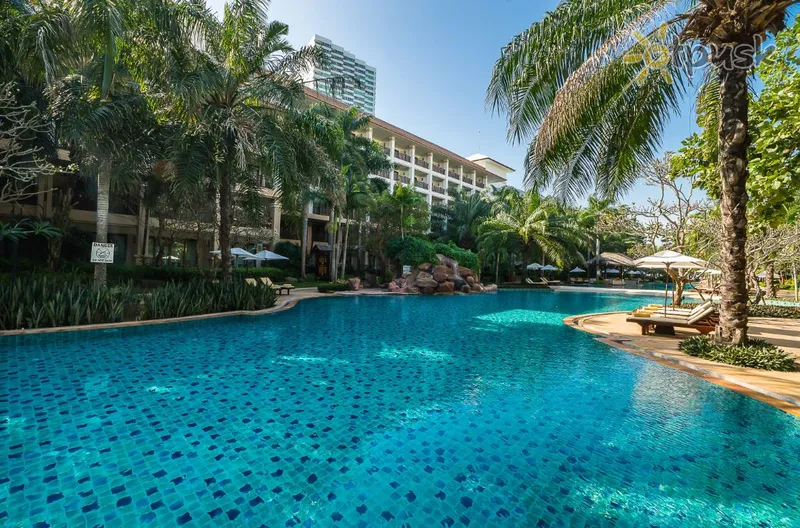 Фото отеля Ravindra Beach Resort & Spa 4* Паттайя Таїланд екстер'єр та басейни