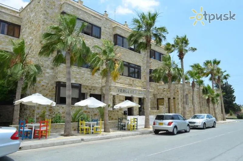 Фото отеля Vergi City Hotel 2* Larnaka Kipra ārpuse un baseini