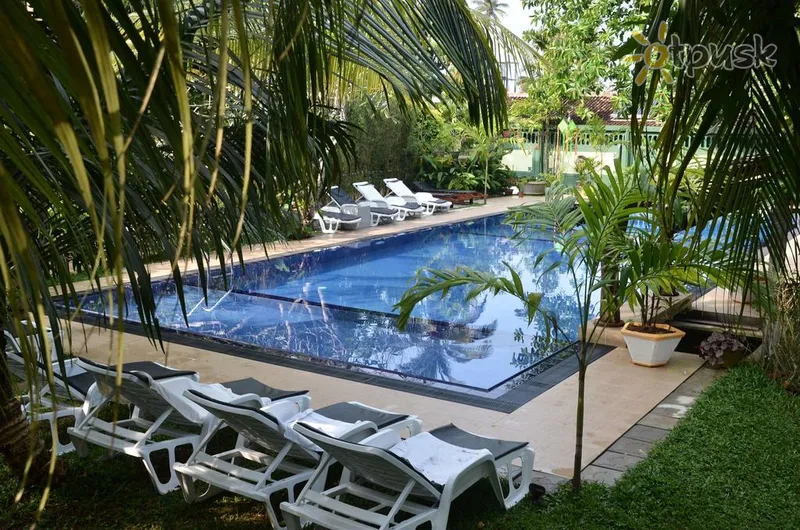 Фото отеля Susantha Garden Hotel 3* Бентота Шри-Ланка экстерьер и бассейны
