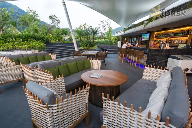 Фото отеля Journeyhub Phuket Patong 4* о. Пхукет Таиланд бары и рестораны