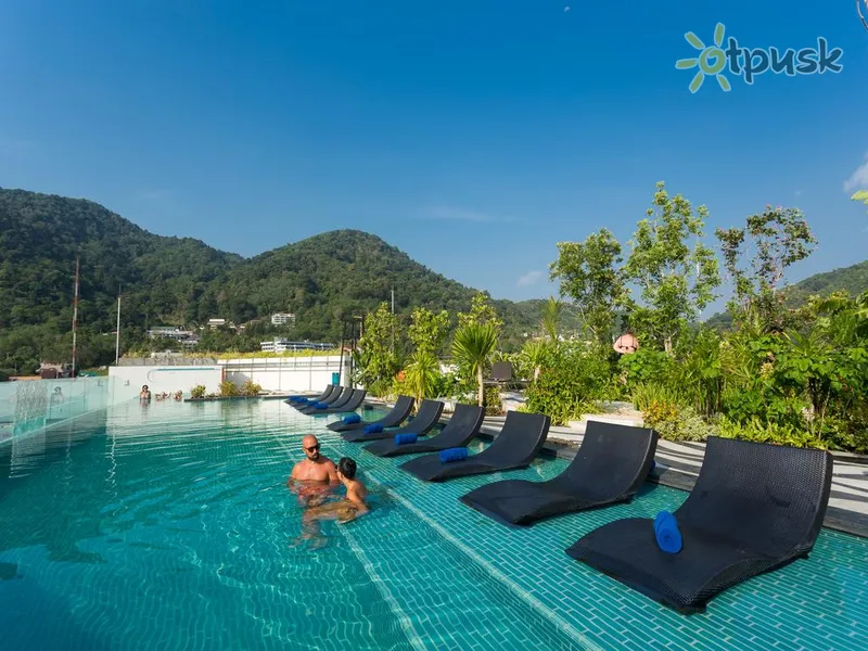 Фото отеля Journeyhub Phuket Patong 4* par. Puketa Taizeme ārpuse un baseini