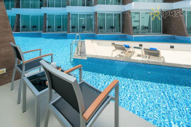 Фото отеля The Beachfront Hotel Phuket 4* о. Пхукет Таїланд екстер'єр та басейни