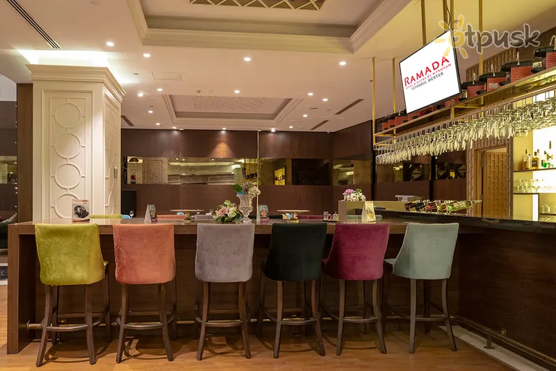 Фото отеля Ramada Hotel & Suites by Wyndham Istanbul Merter 5* Stambula Turcija bāri un restorāni