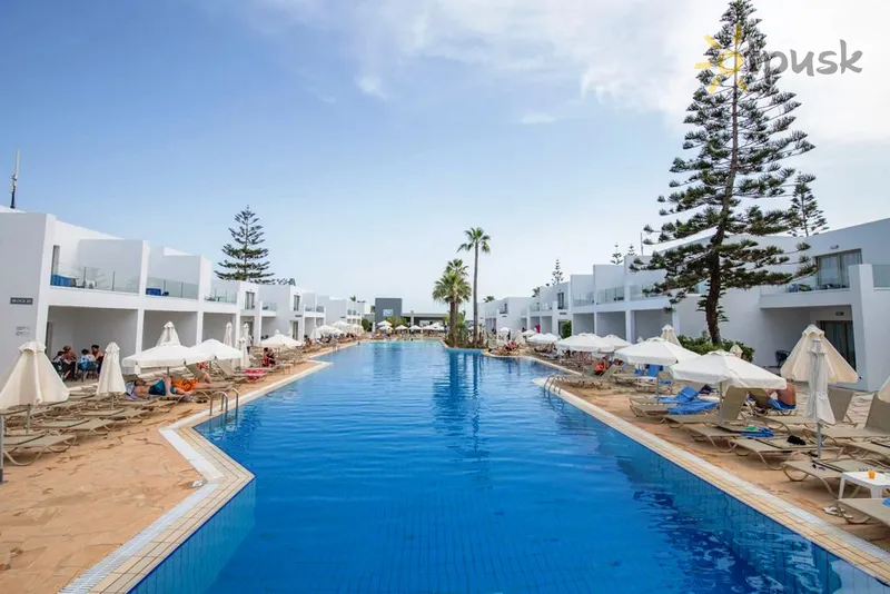 Фото отеля Panthea Holiday Village 4* Айя Напа Кіпр екстер'єр та басейни