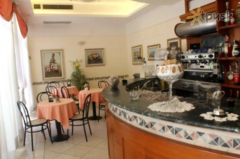 Фото отеля Globus Hotel 3* Rimini Itālija bāri un restorāni