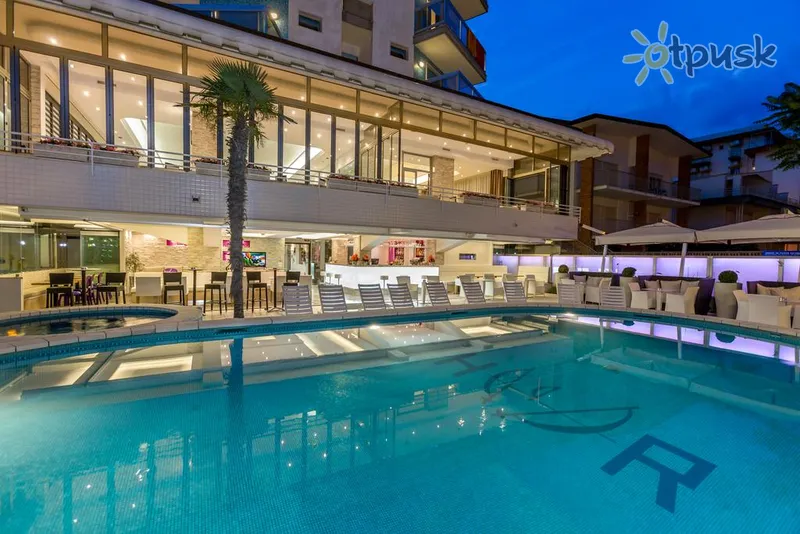 Фото отеля Rivamare Hotel 4* Lido di Jesolo Italija išorė ir baseinai