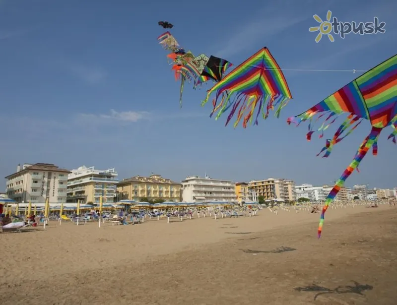Фото отеля Vidi Miramare & Delfino 4* Лидо Ди Езоло Италия пляж