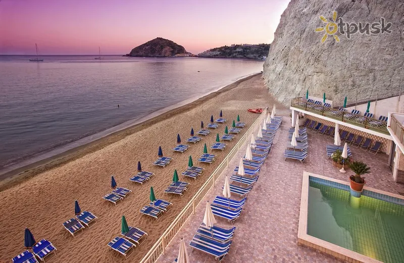Фото отеля Vittorio Beach Resort Hotel 3* о. Іскья Італія пляж