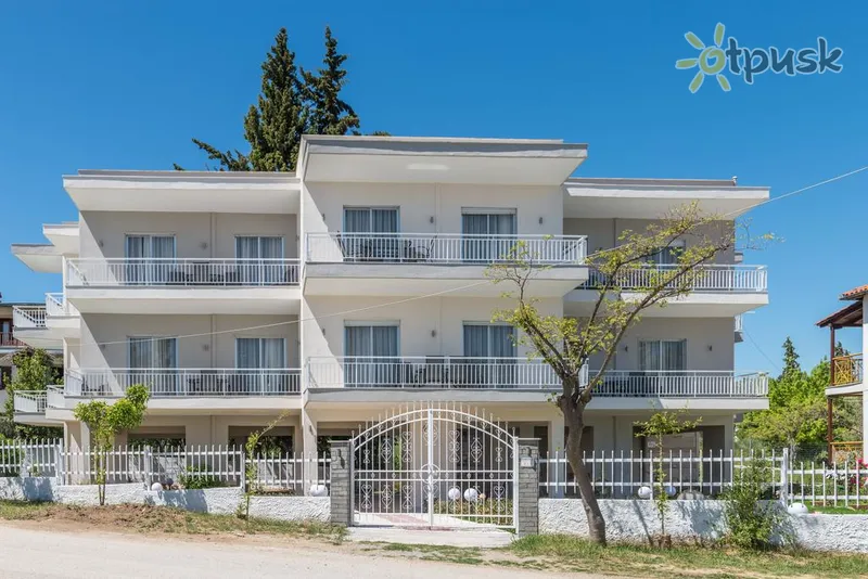 Фото отеля Georgalas Rest Apartments 3* Halkidiki — Nea Kallikratia Grieķija ārpuse un baseini