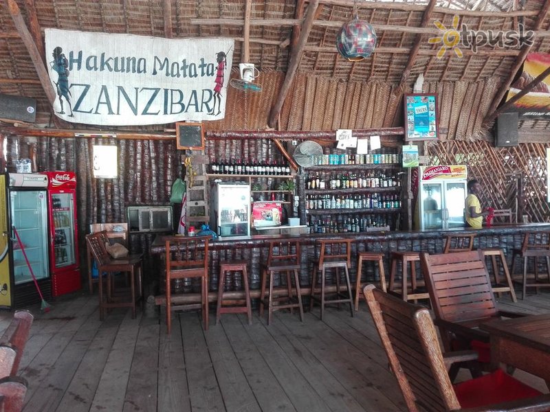 Фото отеля Kihori Beach Bungalows 3* Нунгви Танзания бары и рестораны
