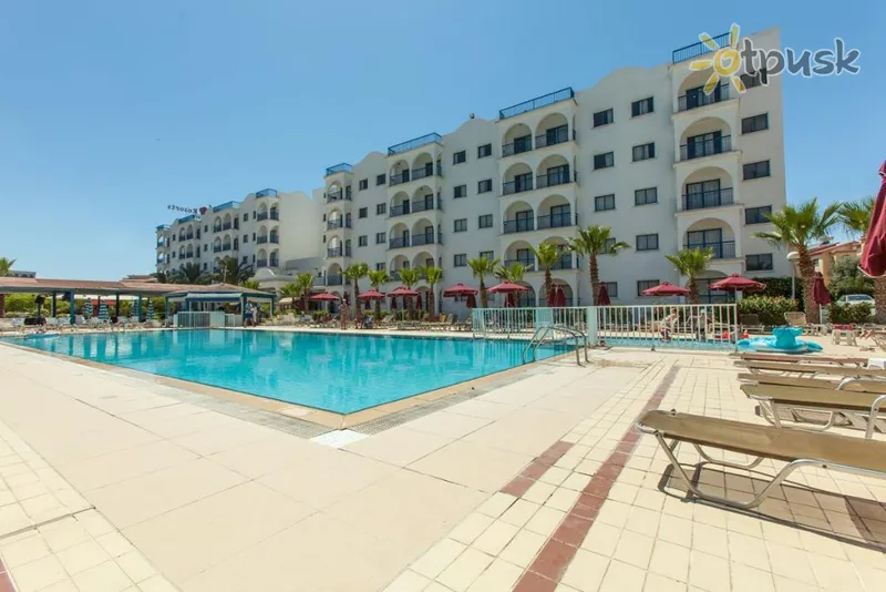 Фото отеля Crown Resorts Elamaris 4* Protaras Kipras išorė ir baseinai