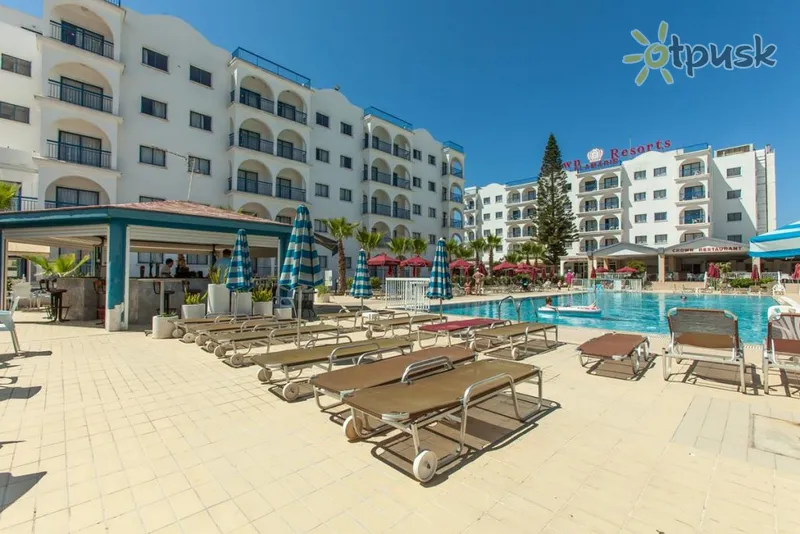 Фото отеля Crown Resorts Elamaris 4* Protaras Kipras išorė ir baseinai
