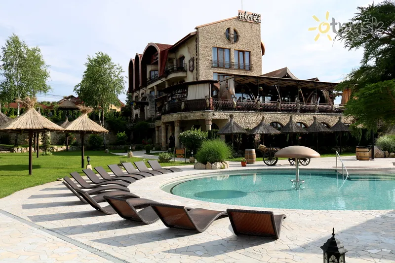Фото отеля Castel Transilvania 4* Baia Mare Rumānija ārpuse un baseini