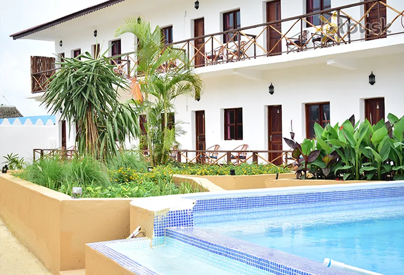 Фото отеля Amaan Nungwi Hotel 3* Нунгві Танзанія екстер'єр та басейни