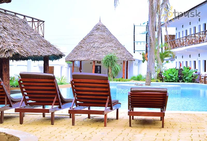 Фото отеля Amaan Nungwi Hotel 3* Нунгві Танзанія екстер'єр та басейни