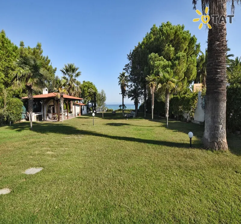 Фото отеля Beachfront Villa 4* Халкідіки – Кассандра Греція екстер'єр та басейни