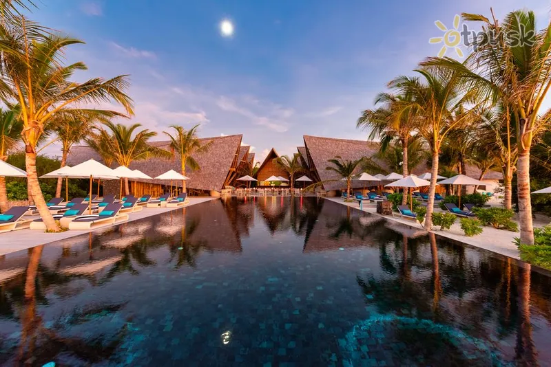 Фото отеля Movenpick Resort Kuredhivaru Maldives 5* Nunu atolas Maldyvai išorė ir baseinai