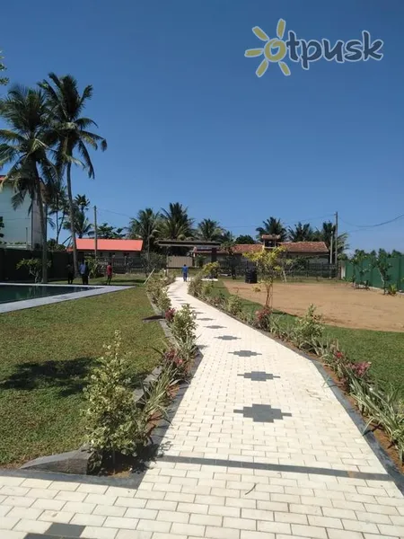 Фото отеля Blue Beach Villa 3* Wadduwa Šri Lanka išorė ir baseinai