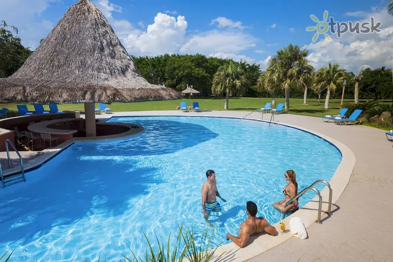 Фото отеля Hodelpa Garden Suites Golf & Beach Club 4* Хуан Доліо Домінікана екстер'єр та басейни