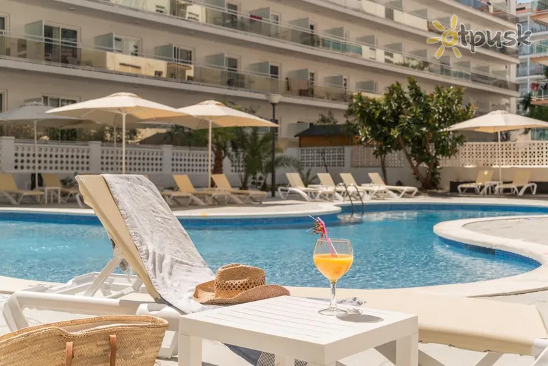 Фото отеля Salou Beach by Pierre & Vacances 4* Коста Дорада Іспанія екстер'єр та басейни