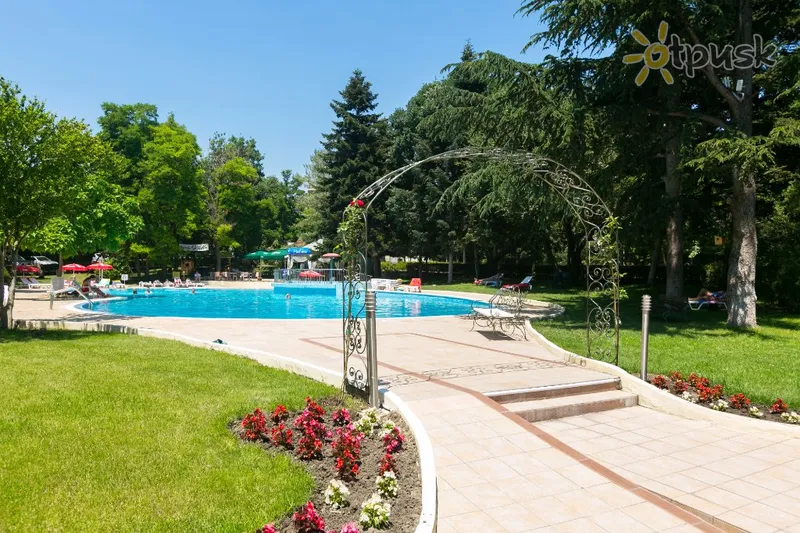 Фото отеля Корал 4* Св. Костянтин та Олена Болгарія екстер'єр та басейни