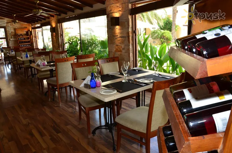 Фото отеля Panareti Paphos Resort 3* Patosas Kipras barai ir restoranai