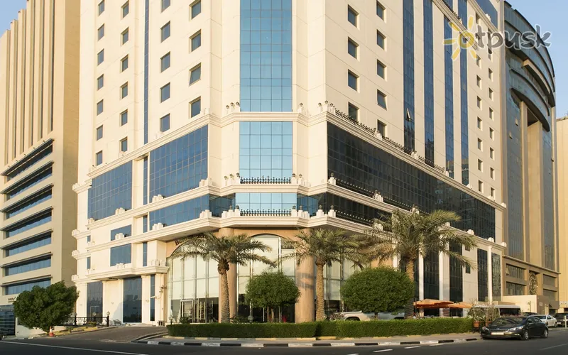 Фото отеля Best Western Plus Doha 4* Доха Катар экстерьер и бассейны
