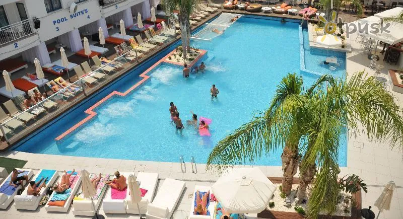 Фото отеля Tsokkos Holiday Hotel Apartments 3* Айя Напа Кипр экстерьер и бассейны