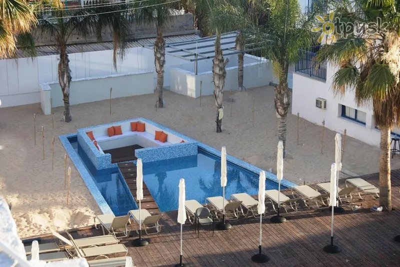 Фото отеля Tsokkos Holiday Hotel Apartments 3* Айя Напа Кипр экстерьер и бассейны
