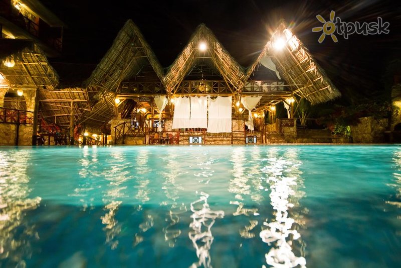 Фото отеля Samaki Lodge & Spa 4* Уроа Танзания экстерьер и бассейны