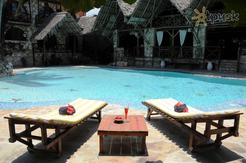 Фото отеля Samaki Lodge & Spa 4* Уроа Танзания экстерьер и бассейны