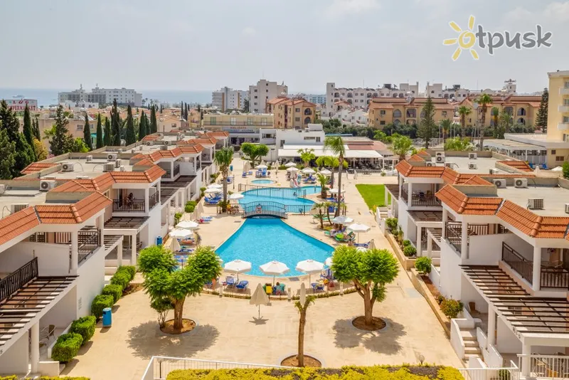 Фото отеля Jacaranda Hotel Apartments 3* Protaras Kipras išorė ir baseinai
