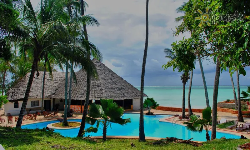 Фото отеля Coral Reef Resort 3* Пвані Мчангані Танзанія екстер'єр та басейни