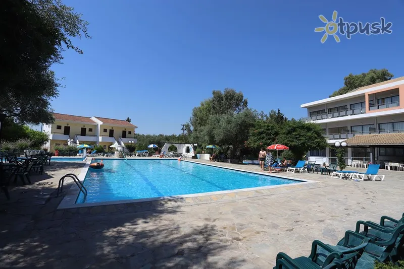 Фото отеля Dassia Holiday Club 3* о. Корфу Греция экстерьер и бассейны